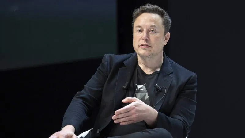 Elon Musk says he's moving SpaceX and X to Texas | CNN Business