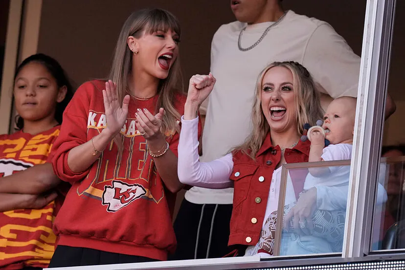 Kylie Kelce distances herself from Taylor Swift and Brittany Mahomes: It's  not my thing to be in the spotlight | Marca